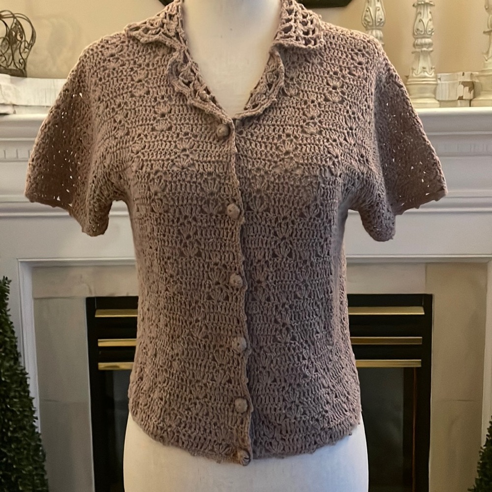Short sleeve crochet sweater size M